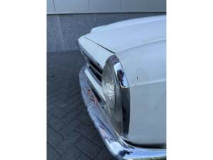 Image 15/50 de Mercedes-Benz 230 SL (1967)