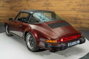 Image 16/19 of Porsche 911 Carrera 3.2 (1984)