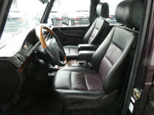 Image 9/29 de Mercedes-Benz G 500 (LWB) (1999)