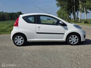 Image 9/32 of Peugeot 107 (2009)