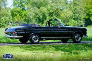 Image 9/52 of Mercedes-Benz 220 SE b (1963)
