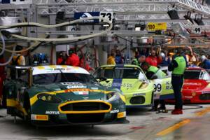 Image 28/30 of Aston Martin DBR9 GT1 (2006)