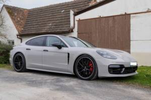 Image 1/11 of Porsche Panamera GTS (2018)
