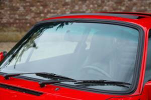 Image 29/50 of Porsche 911 Carrera 3.2 (1988)