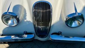 Image 13/23 of Jaguar XK 120 DHC (1954)