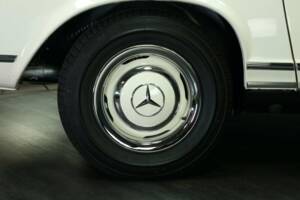 Image 49/50 of Mercedes-Benz 230 SL (1965)