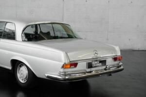 Image 40/49 de Mercedes-Benz 280 SE (1970)