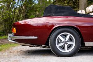 Image 24/50 of Jensen Interceptor MK III (1975)