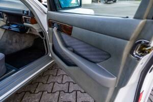 Image 118/175 of Mercedes-Benz 420 SE (1986)