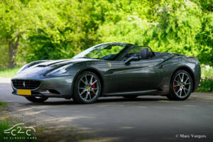 Image 1/85 of Ferrari California (2010)