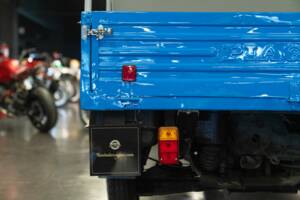 Bild 17/29 von Piaggio Vespa APE 600 MP (1976)