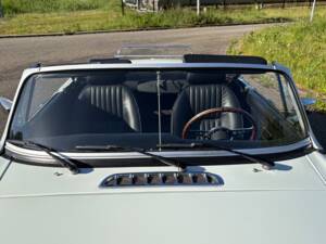 Image 13/18 of MG MGB (1975)