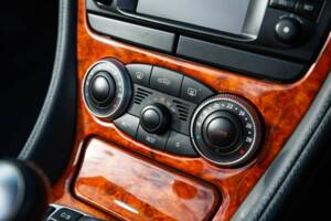 Image 47/50 of Mercedes-Benz SL 500 (2003)