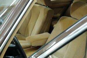 Bild 39/50 von Mercedes-Benz 280 SEL (1983)