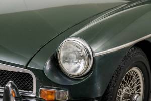 Image 19/50 of MG MGB GT (1973)