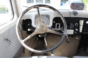 Image 30/50 of Citroën Traction Avant 11 Familiale (1955)
