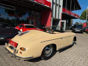 Image 4/8 of Intermeccanica Speedster (1968)