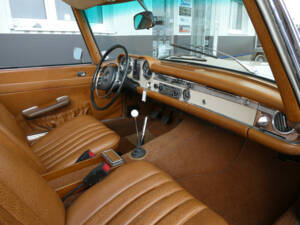 Imagen 12/25 de Mercedes-Benz 280 SL (1969)