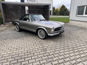 Image 2/36 of Mercedes-Benz 280 SL (1968)