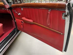 Image 33/38 of Mercedes-Benz 220 S (1959)