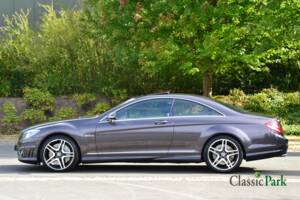 Immagine 2/50 di Mercedes-Benz CL 63 AMG (2007)