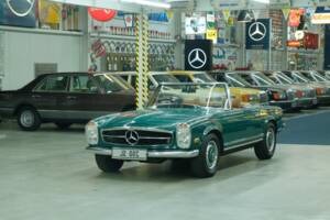 Image 16/50 de Mercedes-Benz 280 SL (1968)