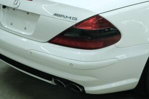 Image 22/50 of Mercedes-Benz SL 55 AMG (2003)