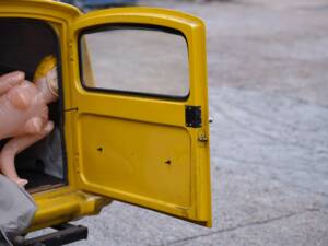 Bild 22/32 von Reliant Regent Van 10cwt (1969)