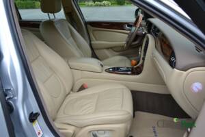 Immagine 20/46 di Jaguar XJ 8 3.5 (2007)
