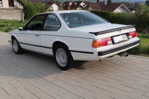Image 8/28 of BMW 635 CSi (1989)