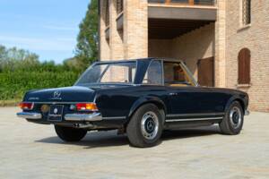 Image 6/50 de Mercedes-Benz 280 SL (1969)
