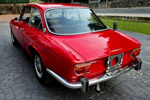 Image 30/34 of Alfa Romeo 1750 GT Veloce (1969)