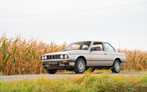 Image 3/80 of BMW 320i (1983)