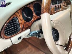 Bild 28/65 von Jaguar XKR (1998)