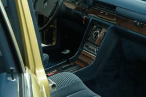 Image 43/76 of Mercedes-Benz 350 SEL (1977)