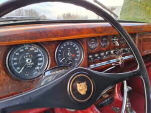 Image 29/68 de Jaguar Type S 3.4 (1964)