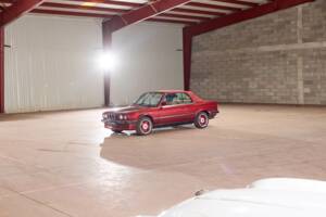 Image 20/45 of BMW 320i (1990)