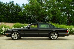 Bild 12/50 von Jaguar XJR 4.0 (2000)
