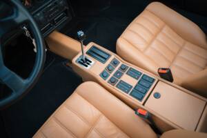 Afbeelding 18/41 van Ferrari 328 GTS (1989)