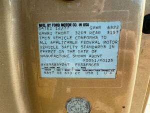 Image 17/31 of Lincoln Continental Diamond Jubilee Gold Edition (1978)