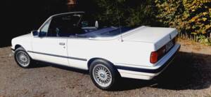 Image 24/55 of BMW 320i (1991)