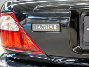 Bild 33/34 von Jaguar XJR 4.0 (2001)