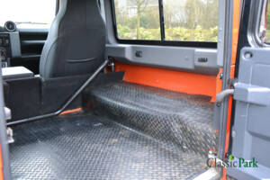 Bild 36/50 von Land Rover Defender 90 Autobiography (2015)