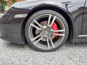 Bild 13/15 von Porsche 911 Carrera 4S (2011)