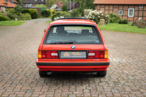 Bild 16/37 von BMW 316i Touring (1991)