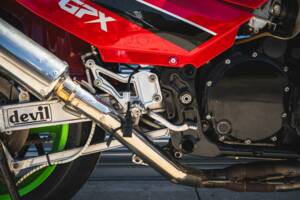 Image 28/50 of Kawasaki GPX 750R (1987)