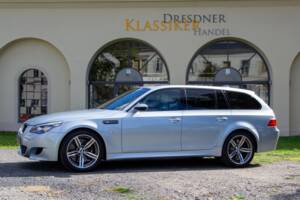 Afbeelding 2/41 van BMW M5 Touring (2008)