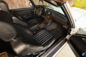 Image 12/85 of Mercedes-Benz 560 SL (1986)