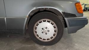 Bild 39/81 von Mercedes-Benz 250 TD (1992)