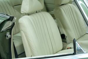 Image 29/50 de Mercedes-Benz 350 SLC (1973)